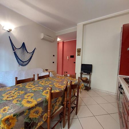 50 Metri Dal Mare - Free Parking E A/C Pietra Ligure Exterior foto