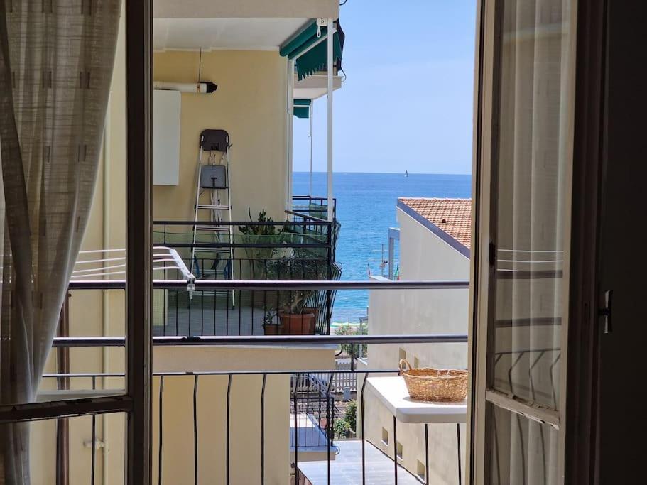 50 Metri Dal Mare - Free Parking E A/C Pietra Ligure Exterior foto