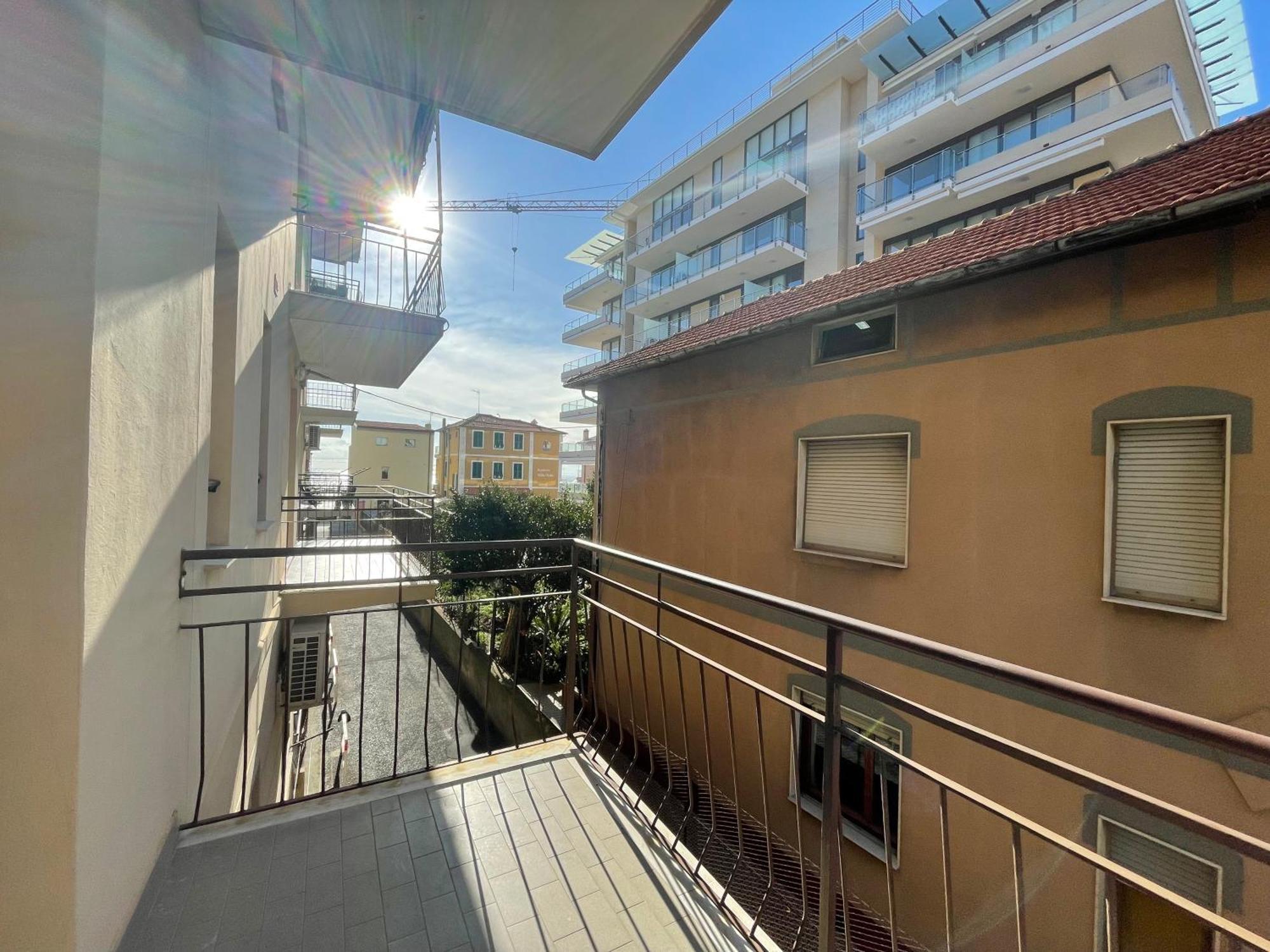 50 Metri Dal Mare - Free Parking E A/C Pietra Ligure Quarto foto